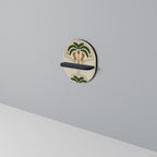 DANCING PREDATORS Ovales Kunstregal in Schwarz