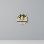 DANCING PREDATORS Rundes Kunstregal in Schwarz