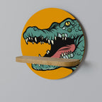 THREATENING GREETING Rundes Kunstregal in Eiche-Optik